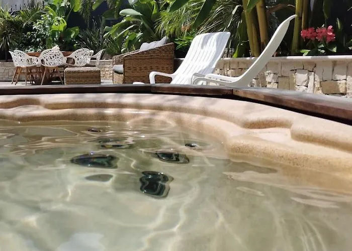 La Petite Nicoise Au Jacuzzi A 3 Min De La Villa