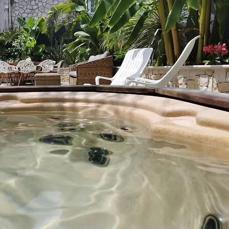 La Petite Nicoise Au Jacuzzi A 3 Min De La Villa